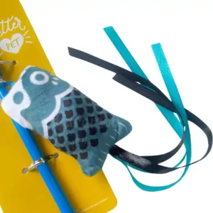 Varita en forma de pescado con cintas para gatos. Tienda Paraizoo
